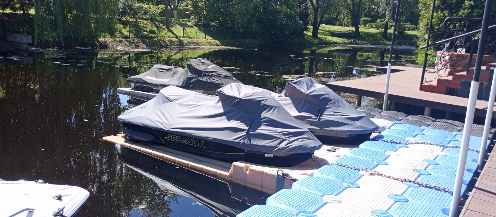 kıyı bölgelerinde jet ski için römork ve park örtüleri malaga